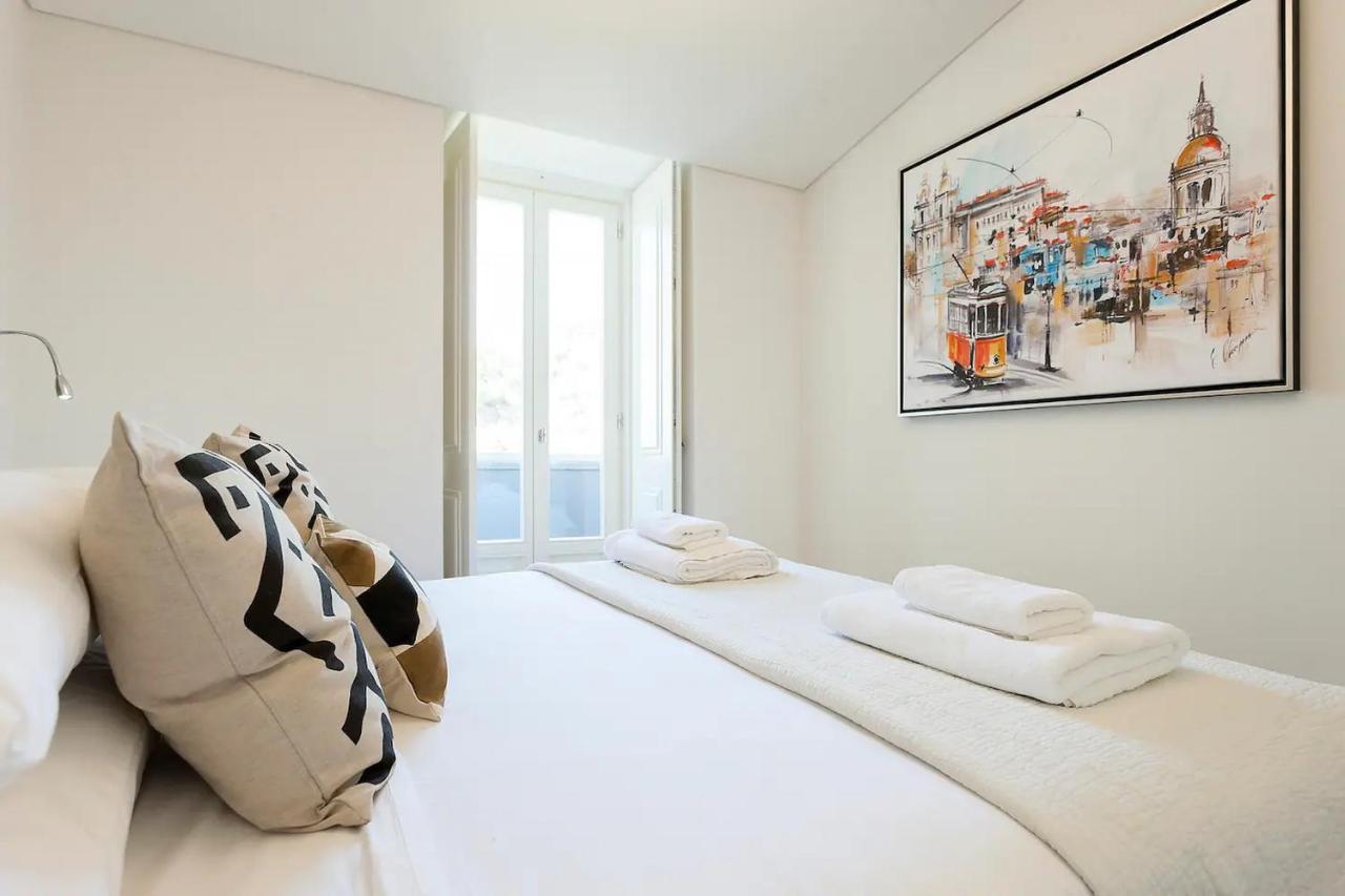 Flh Mouraria Art Apartment With Pool Lisbon Exterior photo