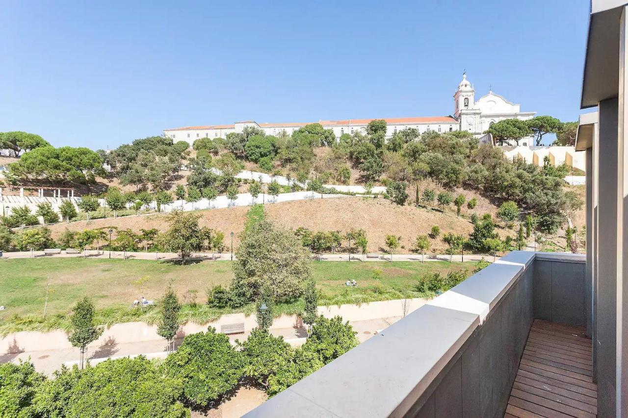 Flh Mouraria Art Apartment With Pool Lisbon Exterior photo